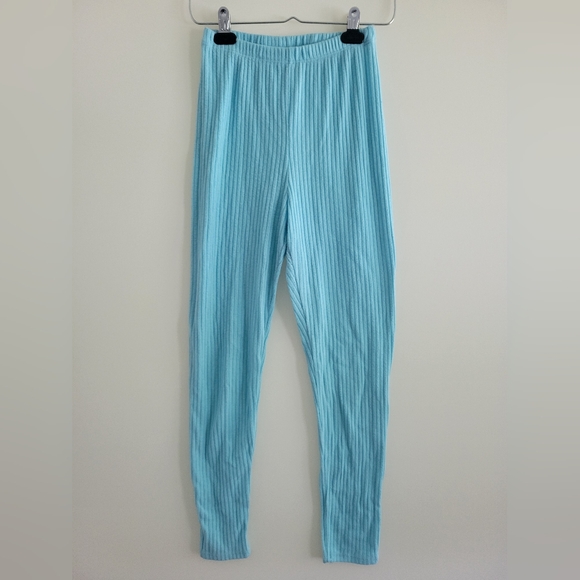 Two Piece Set - Picture 3 of 8